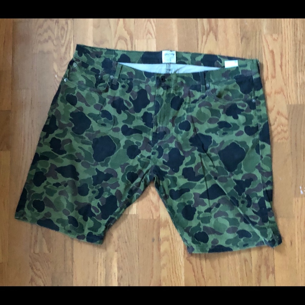 Camouflage hybrid shorts